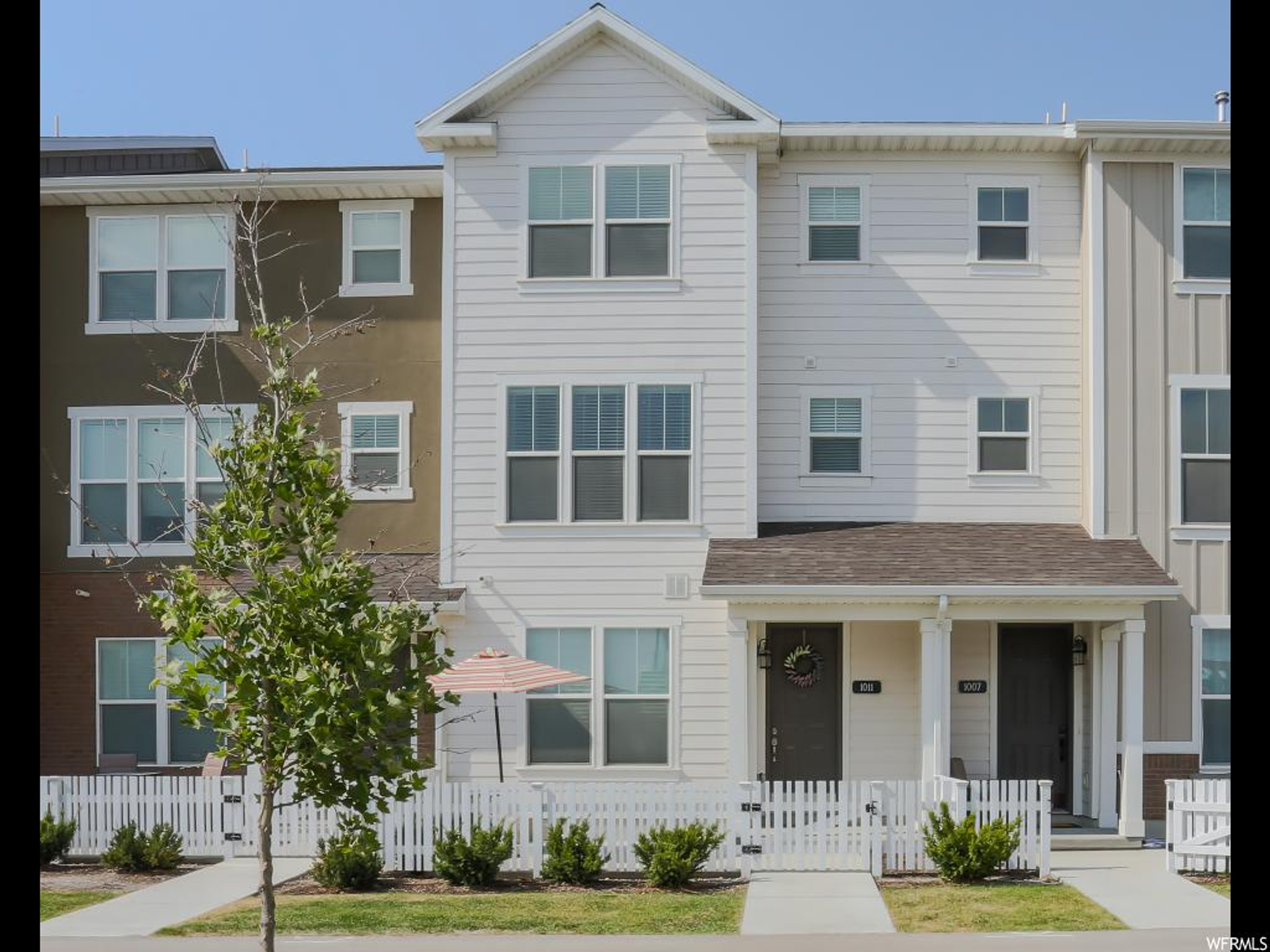 1011 West Painted Horse Lane - 1